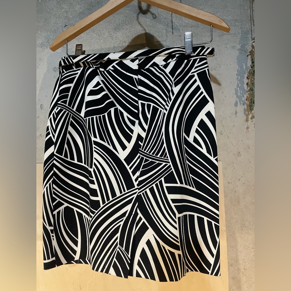 Pencil skirt with belt